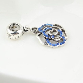 Charm treo hoa hồng