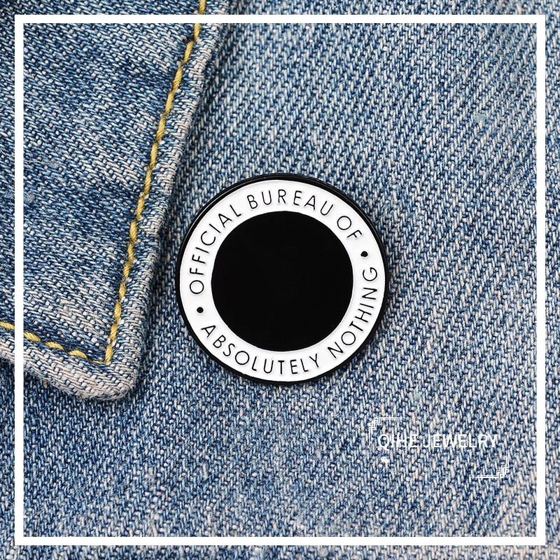 Trâm cài áo QIHE JEWELRY hình tròn màu trắng và đen thời trang độc đáo