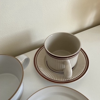 Tách sứ viền nâu vintage có đĩa lót