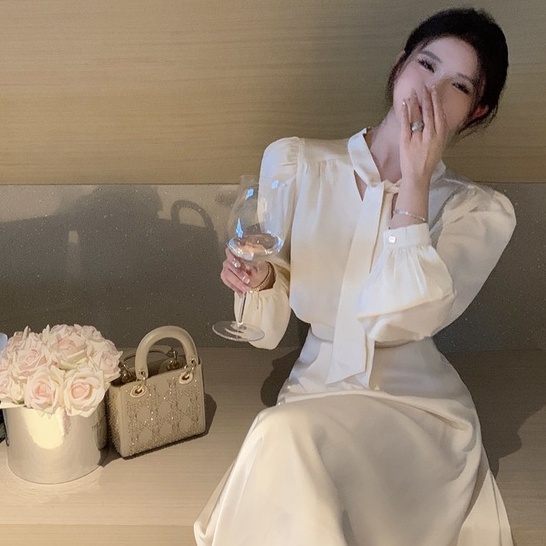 Set Áo Sơ Mi Tay Dài Cổ Tròn Vải Satin Cao Cấp Phối Chân Váy Lưng Cao Thời Trang Pháp Sang Trọng Cho Nữ