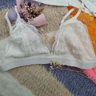 Áo bralette ren mi trắng