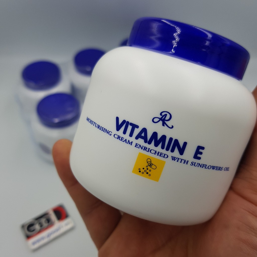 Kem Dưỡng Ẩm Chống Nẻ Vitamin E Thái Lan 200g