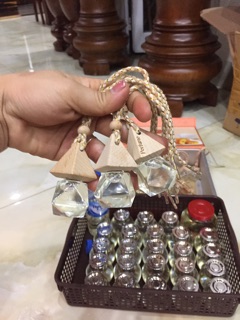 Tinh dầu xá xị treo xe