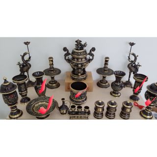 Combo đồ thờ gồm 2 lộc bình + 1 đôi đèn rồng phượng + 2 mâm trái cây + 1 bát hương + 1 ống để hương