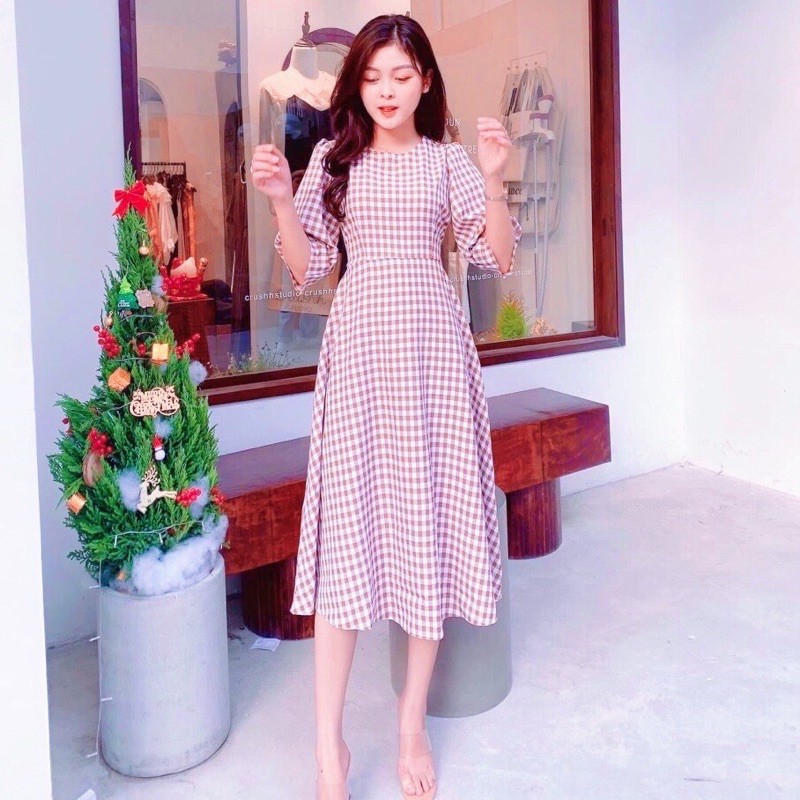 Đầm váy caro hồng tay lỡ tùng xoè