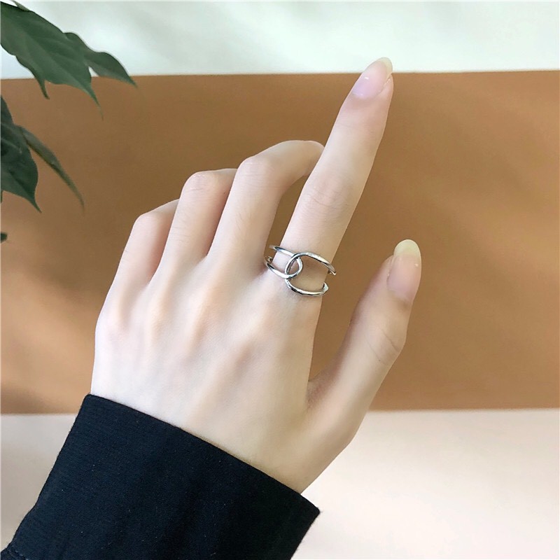 Nhẫn nữ kiểu dáng đan xen tông màu trắng lạ mắt NK833 Maycorner