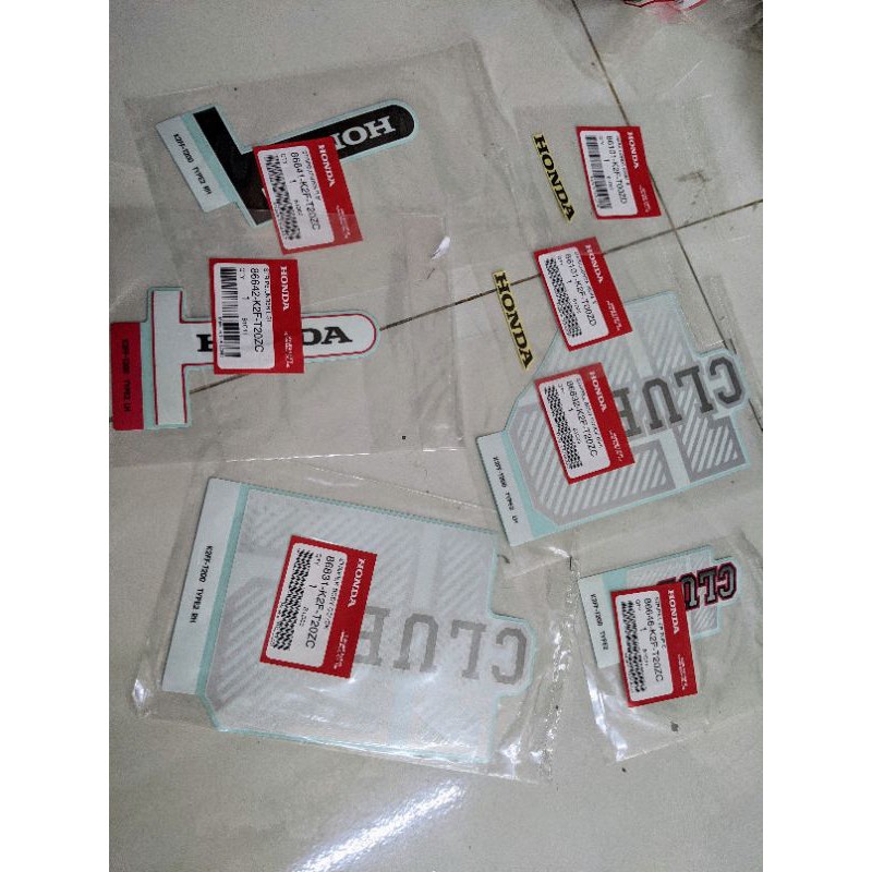 Bộ tem Scoopy 2021 Club12 màu trắng