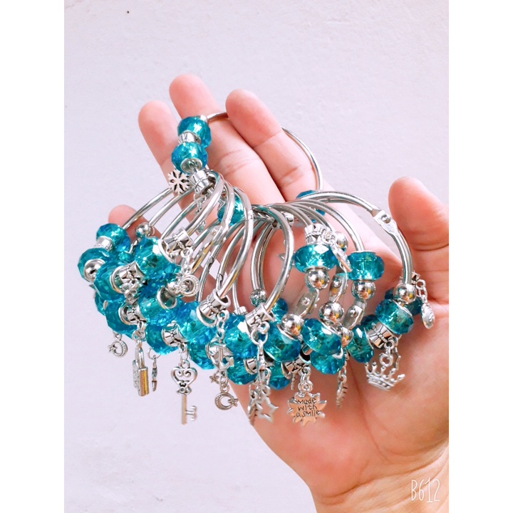 Sỉ 1 set 10 vòng kiềng tay phối charm đá cực đẹp