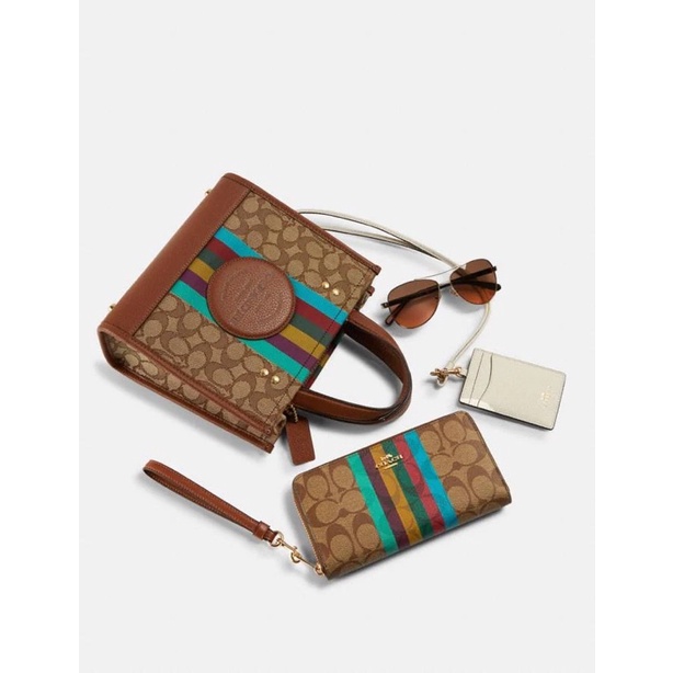 TNS - Túi tote form vuông hottrend Coashi field dempsey tote-chất canvas phối da tone màu nâu kem chữ C đặc trưng hãng