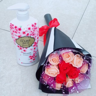 Sữa tắm Double rich Blooming Love 550g