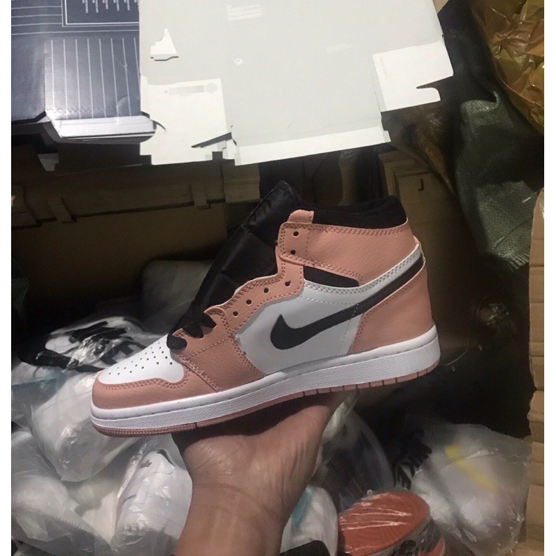 Giày thể thao AIR JORDAN 1 Retro High cao cổ màu hồng trắng