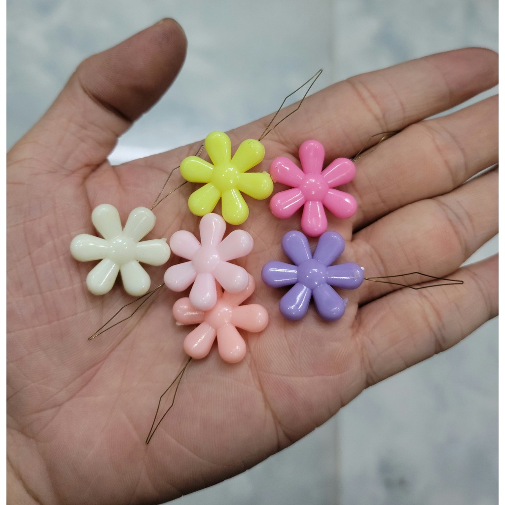 Đồ xỏ chỉ 12k/cái (giao màu ngẫu nhiên)