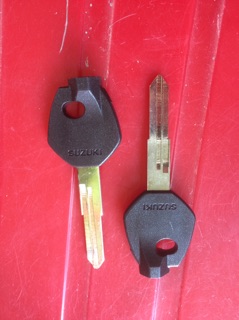 Cặp phôi chìa khoá SUZUKI ( rảnh phải )