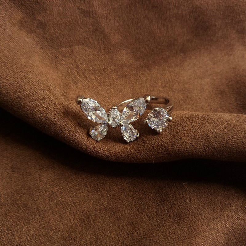 Nhẫn Hợp Kim Hình Bướm Đính Đá B0026