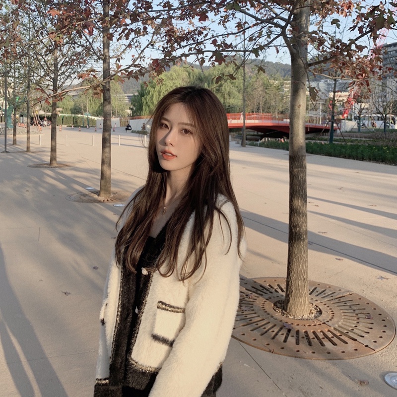 HÀNG SẴN_Áo Khoác Lông Thỏ Bling Bling