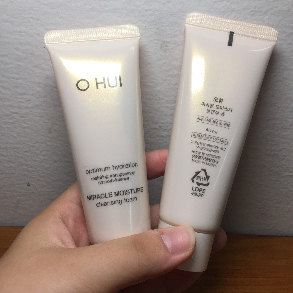 SỮA RỬA MẶT OHUI HỒNG MIRACLE MOISTURE CLEANSING FOAM 40ML