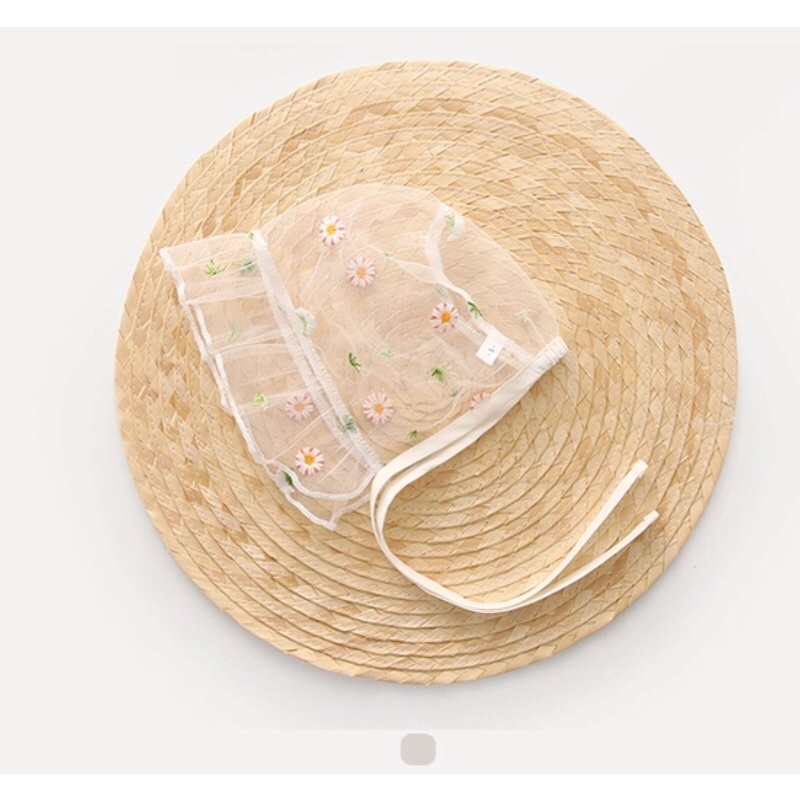 Mũ bonnet thêu hoa nhí cho bé