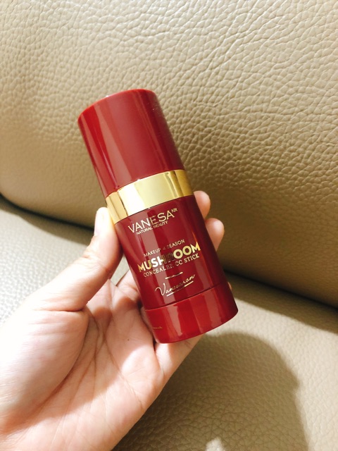 CC cream vanesa phiên bản giáng sinh | BigBuy360 - bigbuy360.vn