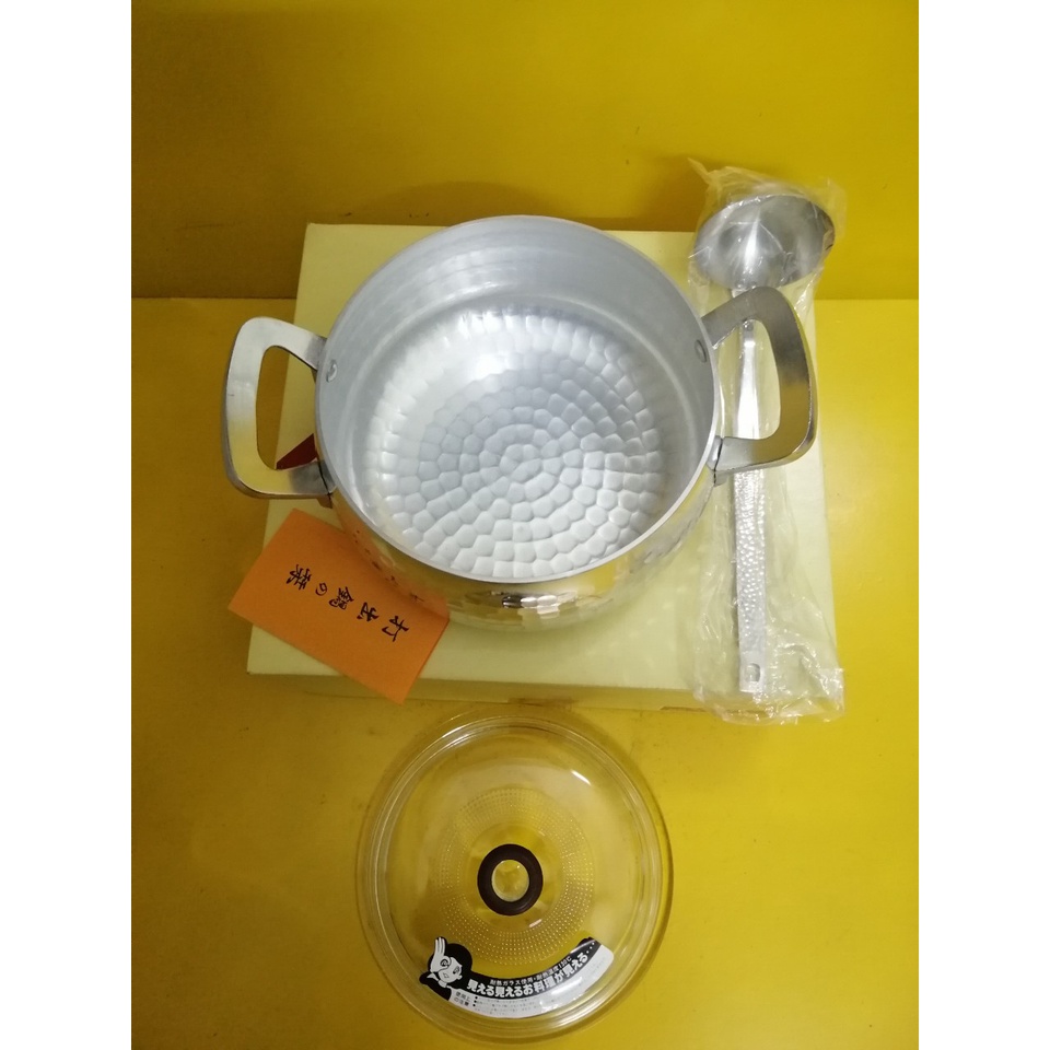 Nồi nhôm nội địa Nhật (kèm muỗng), size 18cm, cao 10cm (mã 888KT), Không dùng từ