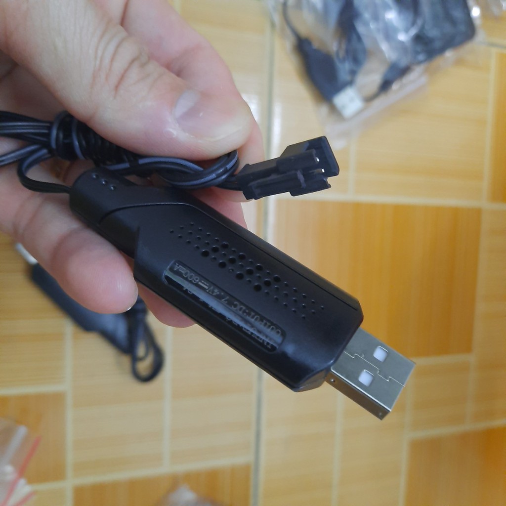 Pin sạc 7.4v dung lượng 1400mah 25C /1800mah 30C có 2 cổng nối SM và XH-3P dùng cho xe mô hình điều khiển