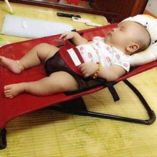 Ghế rung lưới cho con chất kiêu lưới cực dai thoáng k thấm nước nhiêu khi con tè mau khô
Thât tiện lợi khi bé nằm ngủ...