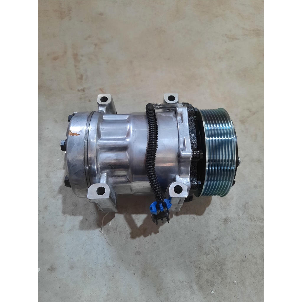 Lốc điều hòa DK1501 lắp xe Century bản 8PK 12V