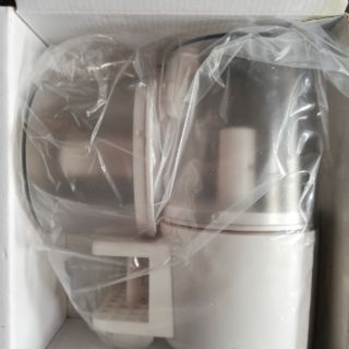 Máy cho cá ăn tự động