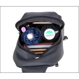 Túi đeo chéo trẻ trung năng động Arctic Hunter XB13005 có cổng tai nghe tiện lợi