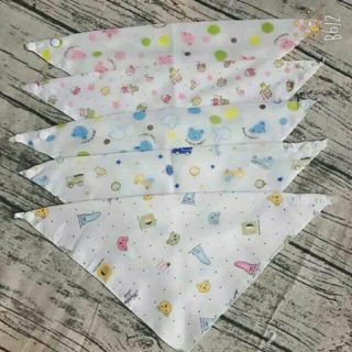 Yếm xô có cúc bấm cho bé