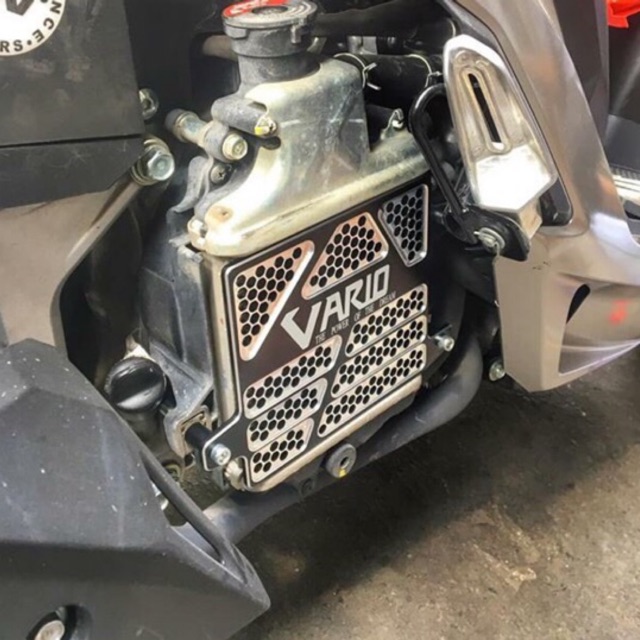 [Shopee trợ giá] Che két nước nhôm cnc HRC Vario cho Click Vario PCX Airblade Sh Lead full ốc inox . DoChoiXeMay