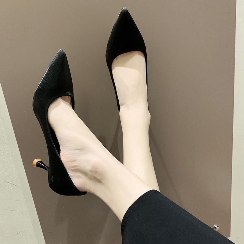 Giày cao gót đế giữa của phụ nữ mùa xuân phong cách mới mỏng màu đen tất cả phù hợp với đơn mũi nhọn làm việc xu