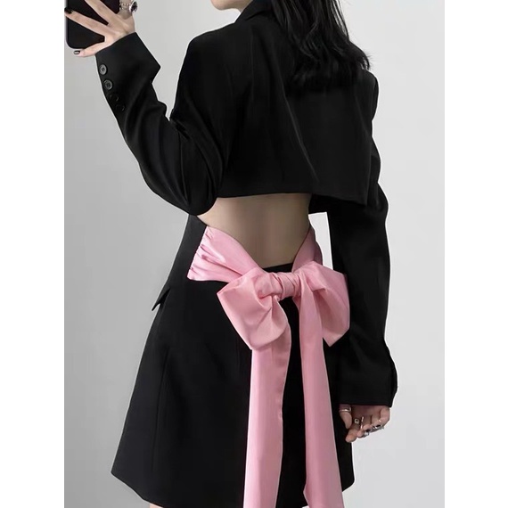 Áo Blazer khoét lưng , hở lưng , áo Vest phong cách thiết kế nơ đơn sau lưng cổ V