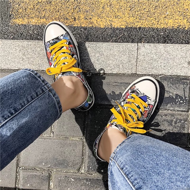 - Giày thể thao cực phong cách