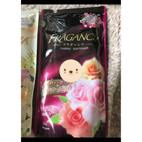 Nước xả vải đậm đặc hương hoa hồng 600ml Rocket soap Nhật Bản