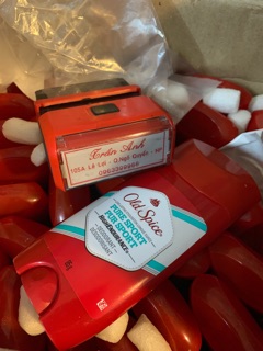 Lăn khử mùi Old spice