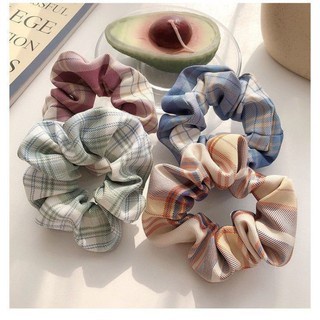 Dây cột tóc đuôi ngựa bằng vải họa tiết kẻ sọc thanh lịch