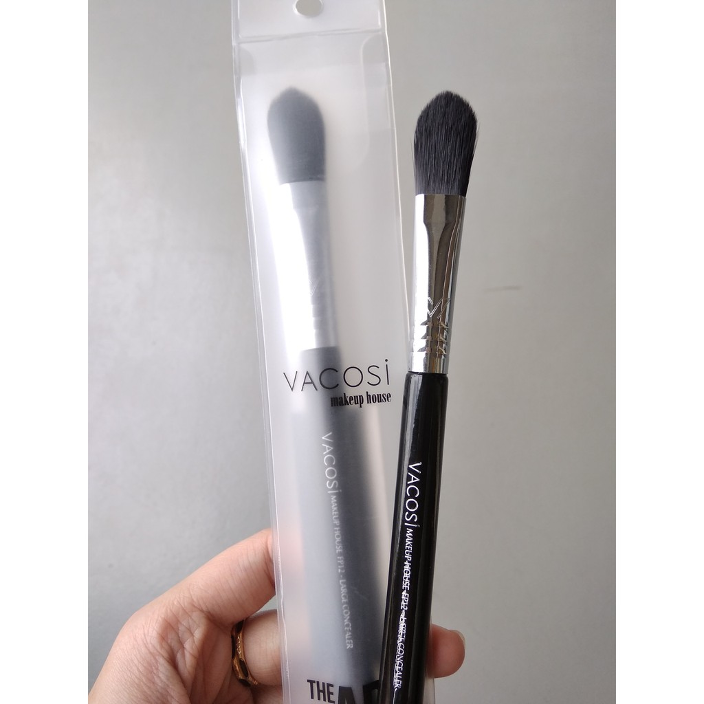 Cọ che khuyết điểm Vacosi vùng rộng Pro Large Concealer - FP12