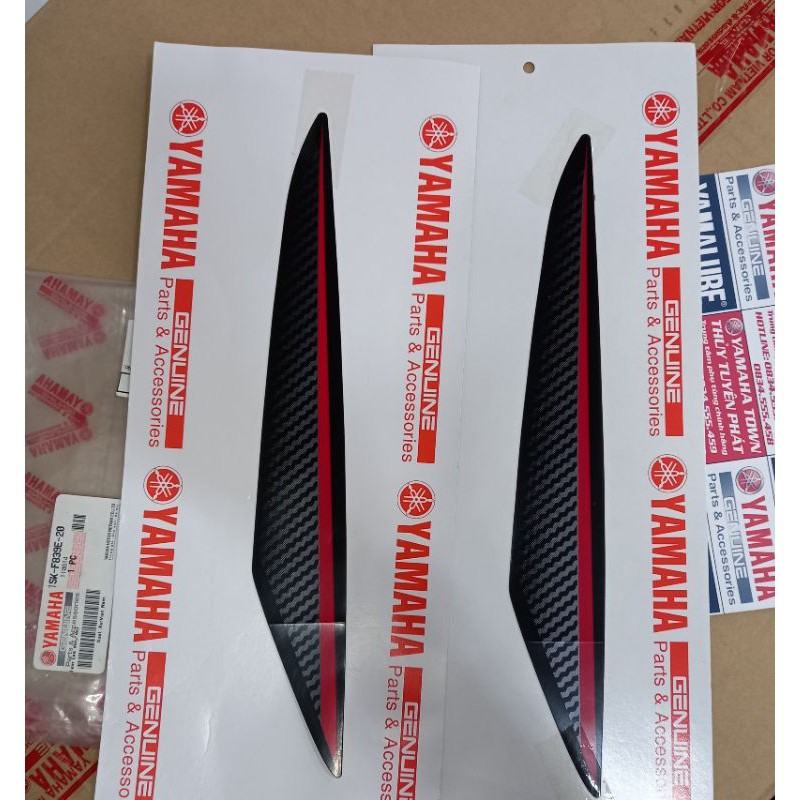 1 Tem ( xe đen/đỏ ) Yamaha chính hãng Luvias