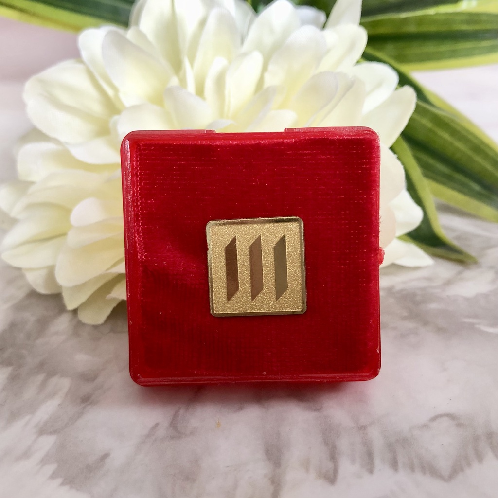 Huy hiệu cài áo logo Manulife bằng đồng cao cấp