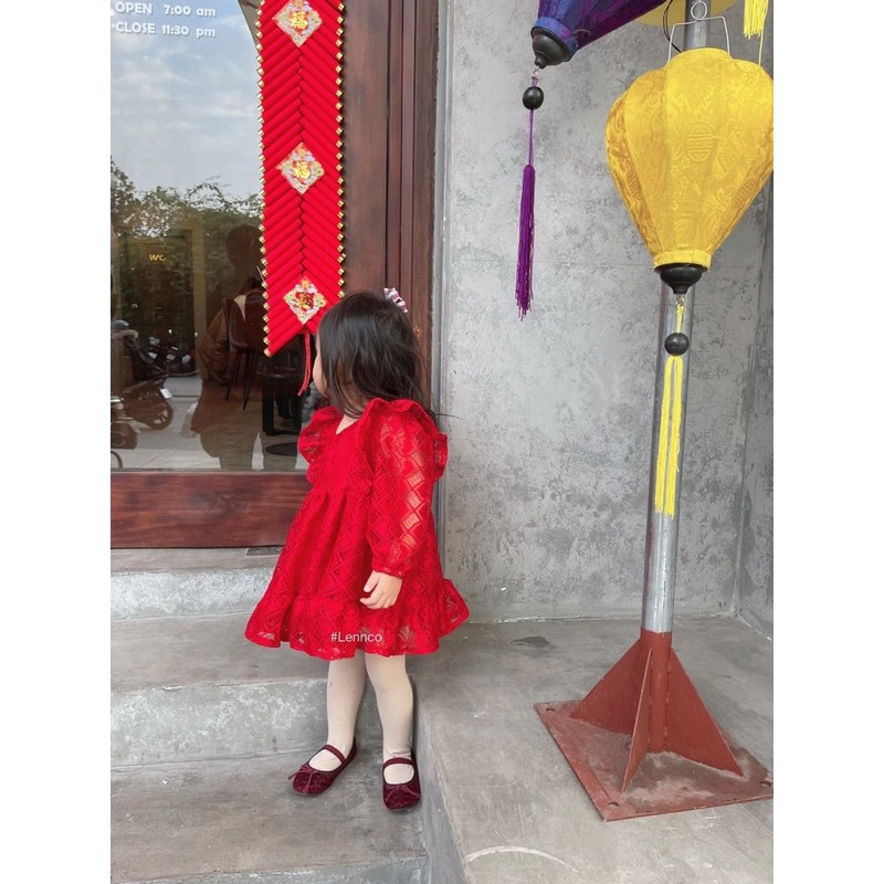 Váy ren đỏ tết bé gái