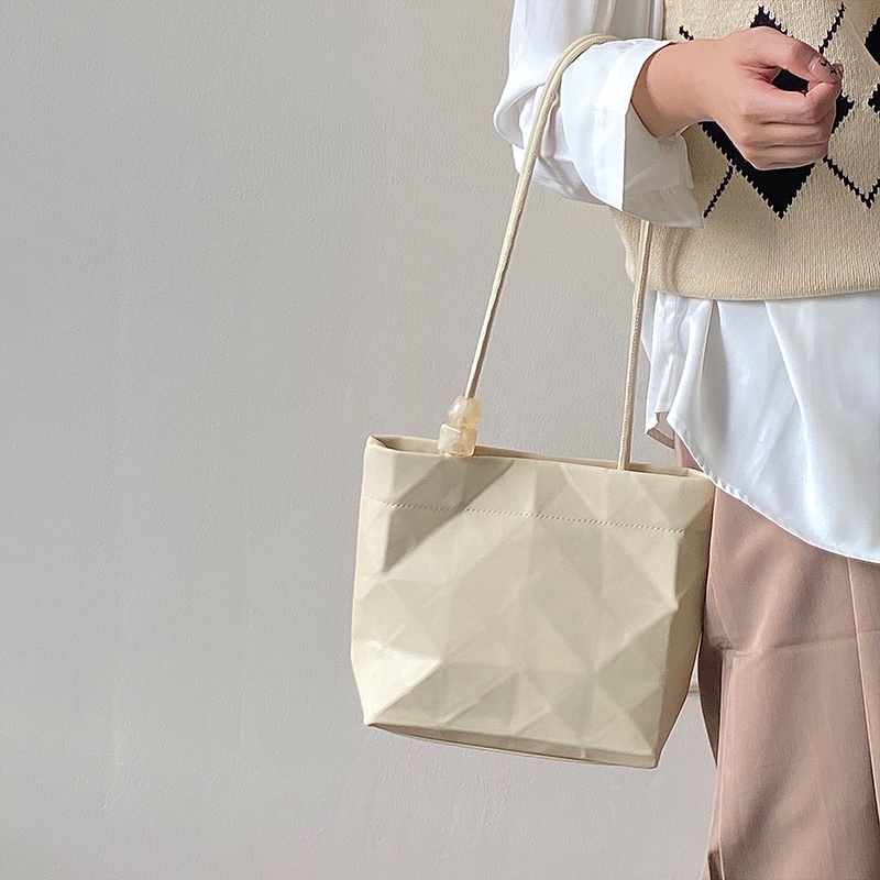 Túi xách IELGY xỏ hạt đá màu xanh lá cây đơn giản dễ phối đồ dành cho nữ