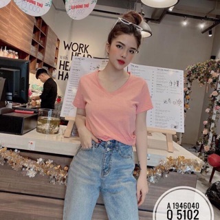Áo phông giấy cổ tim cộc tay