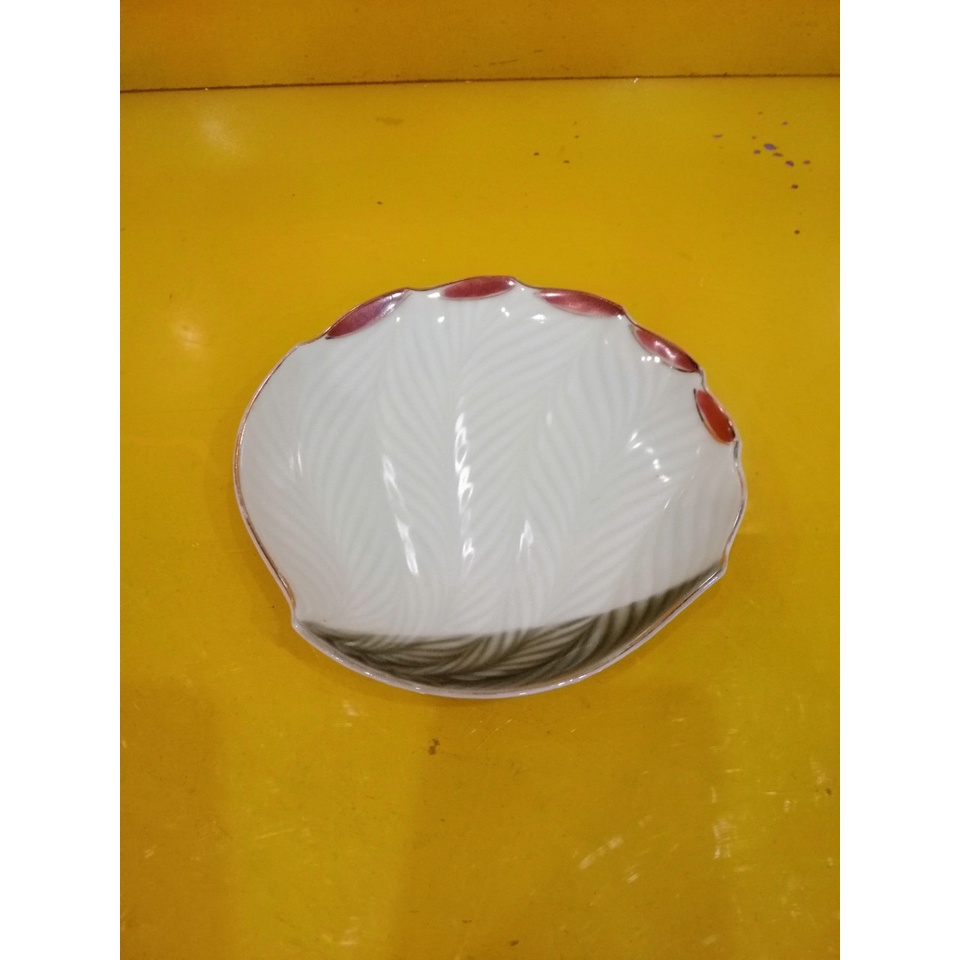 Đĩa sứ hình con sò nội địa Nhật, size 16cm (mã 926)