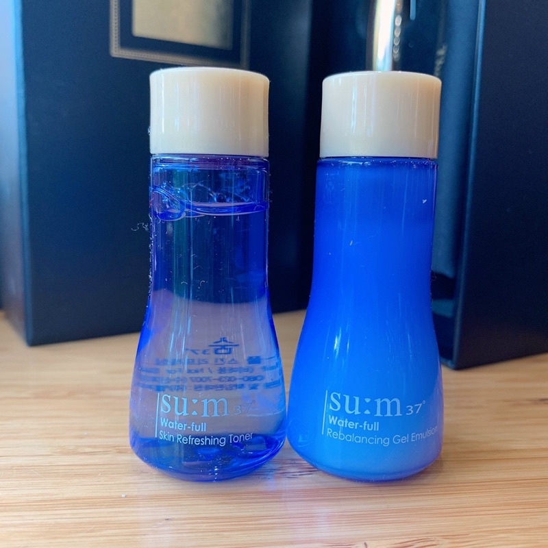 Cặp Hoa Hồng Sữa Dưỡng Sum Waterfull Skin Refresher Mini date 2024