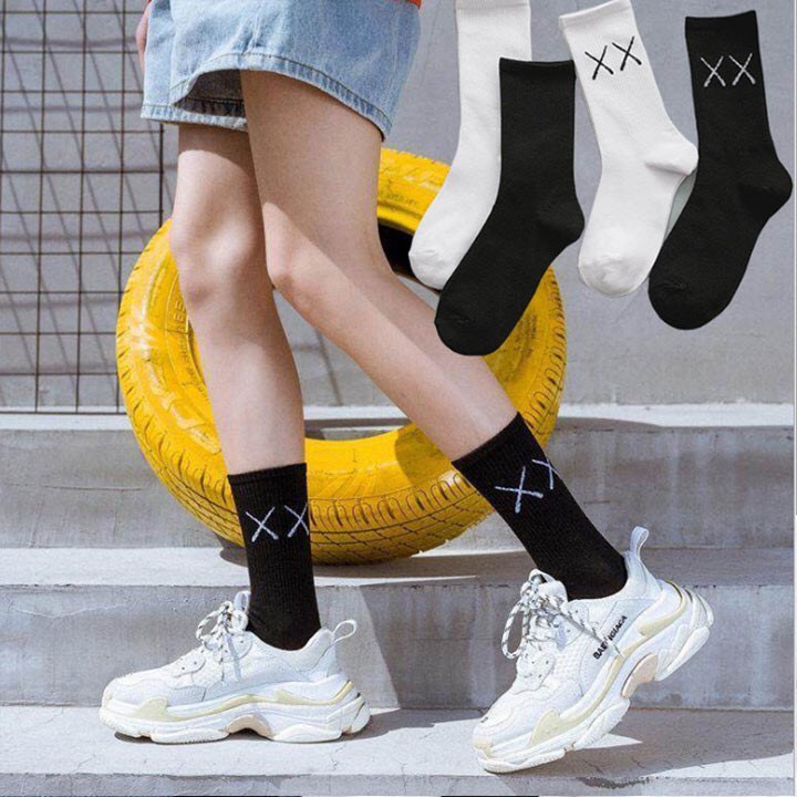 Tất nam nữ cổ cao 2 màu đen trắng phong cách đơn giản dễ thương [ Tất chữ XX ] [ MÃ A703 ]