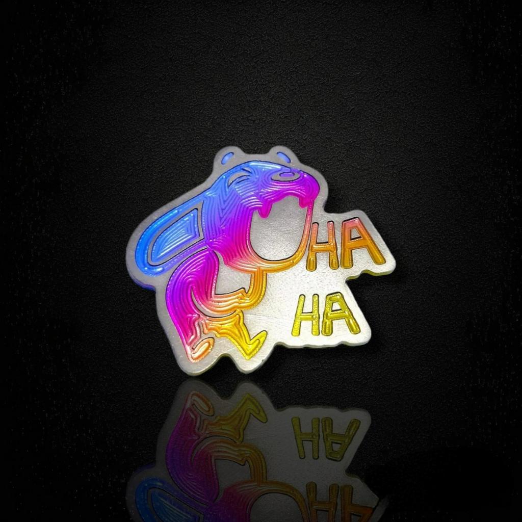 Tem Titan Chó Haha có sẵn keo dán 3M đỏ loại tốt chống bị bong tróc sử dụng được cho mọi dòng xe, mọi nơi