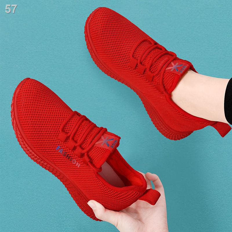 Giày lưới của phụ nữ bề mặt thoáng khí không trơn trượt thể thao đế mềm mùa hè 2021 mới bay dệt thoi chạy màu đỏD
