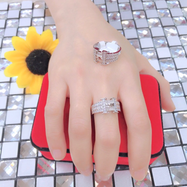 Nhẫn chữ H