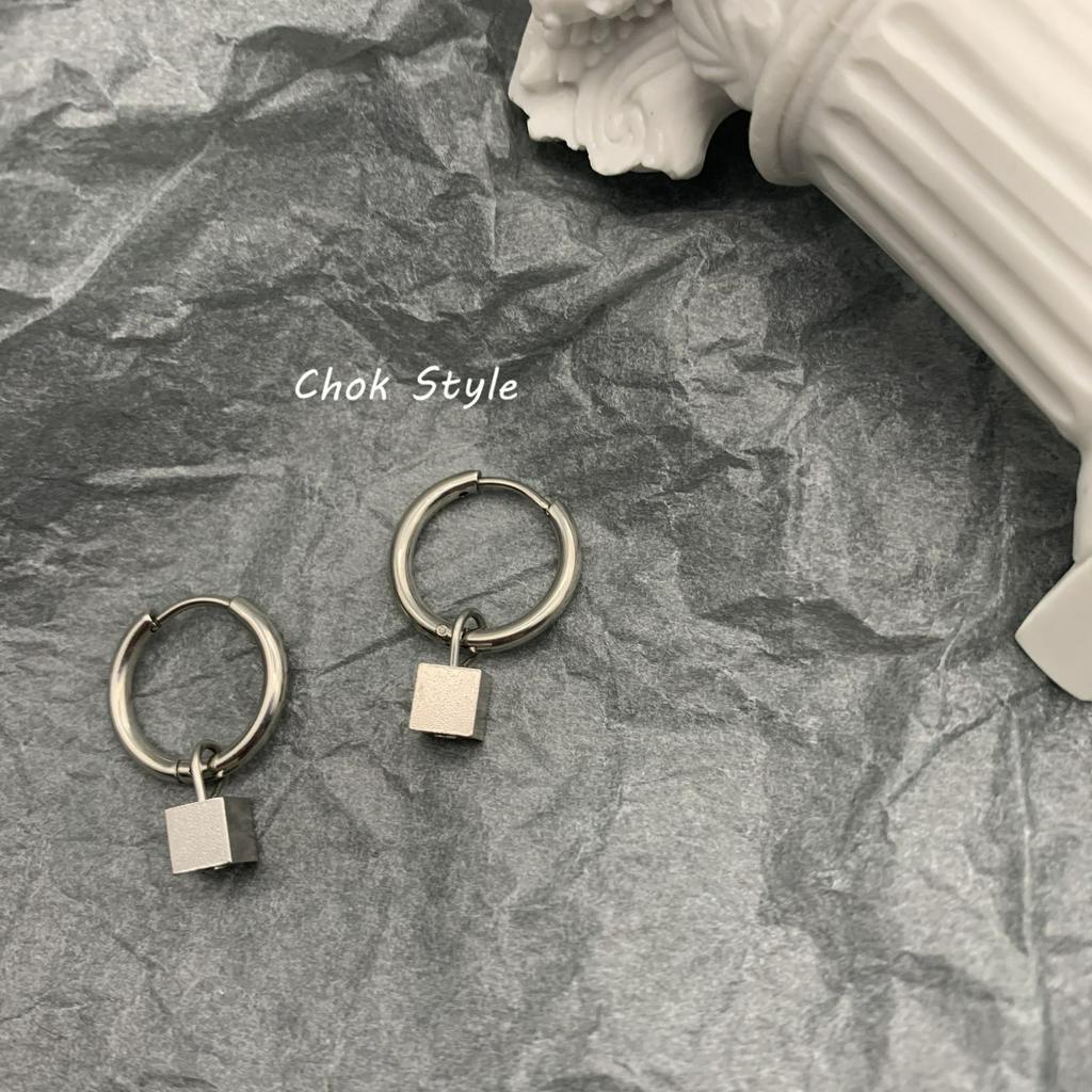 Bông tai dạng kẹp 22632 hình vuông kiểu tương phản không cần xỏ lỗ cho nam và nữ