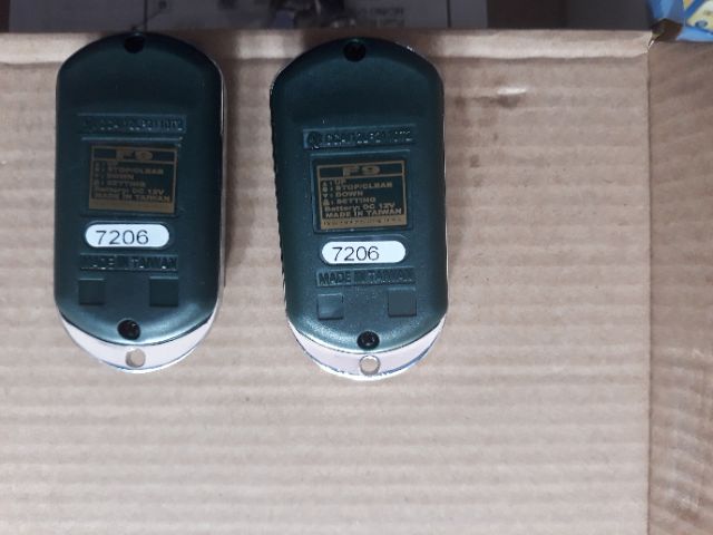 # Bộ điều khiển cửa cuốn CH 365 mhz đèn đỏ mã nhảy